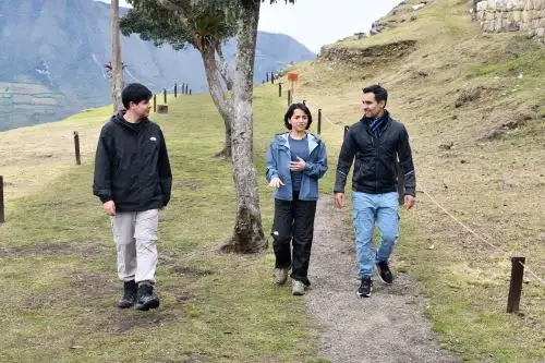 Actriz de película Transformers visita Kuélap para promocionar atractivos de Perú