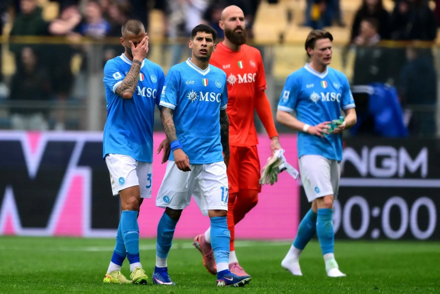 Nápoles hipoteca sus chances al título en Italia con un empate ante el Parma