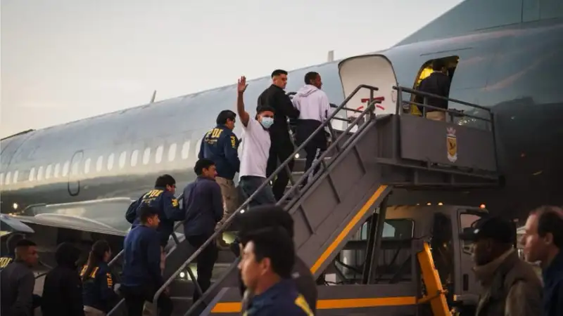 Chile pone en marcha política migratoria de Kast: ¿podría habilitarse un corredor humanitario que pase por Perú?