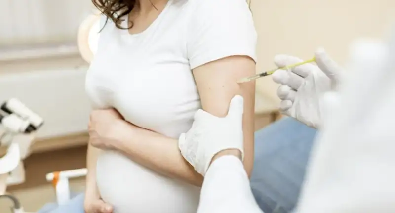 Perú incorpora vacuna contra el VSR para proteger a bebés desde el embarazo