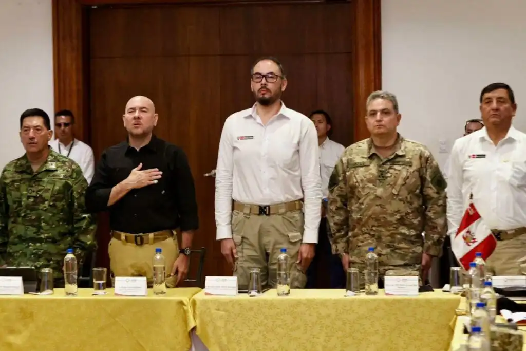 Ministros de Ecuador y Perú se reúnen en frontera para fortalecer lucha contra el crimen