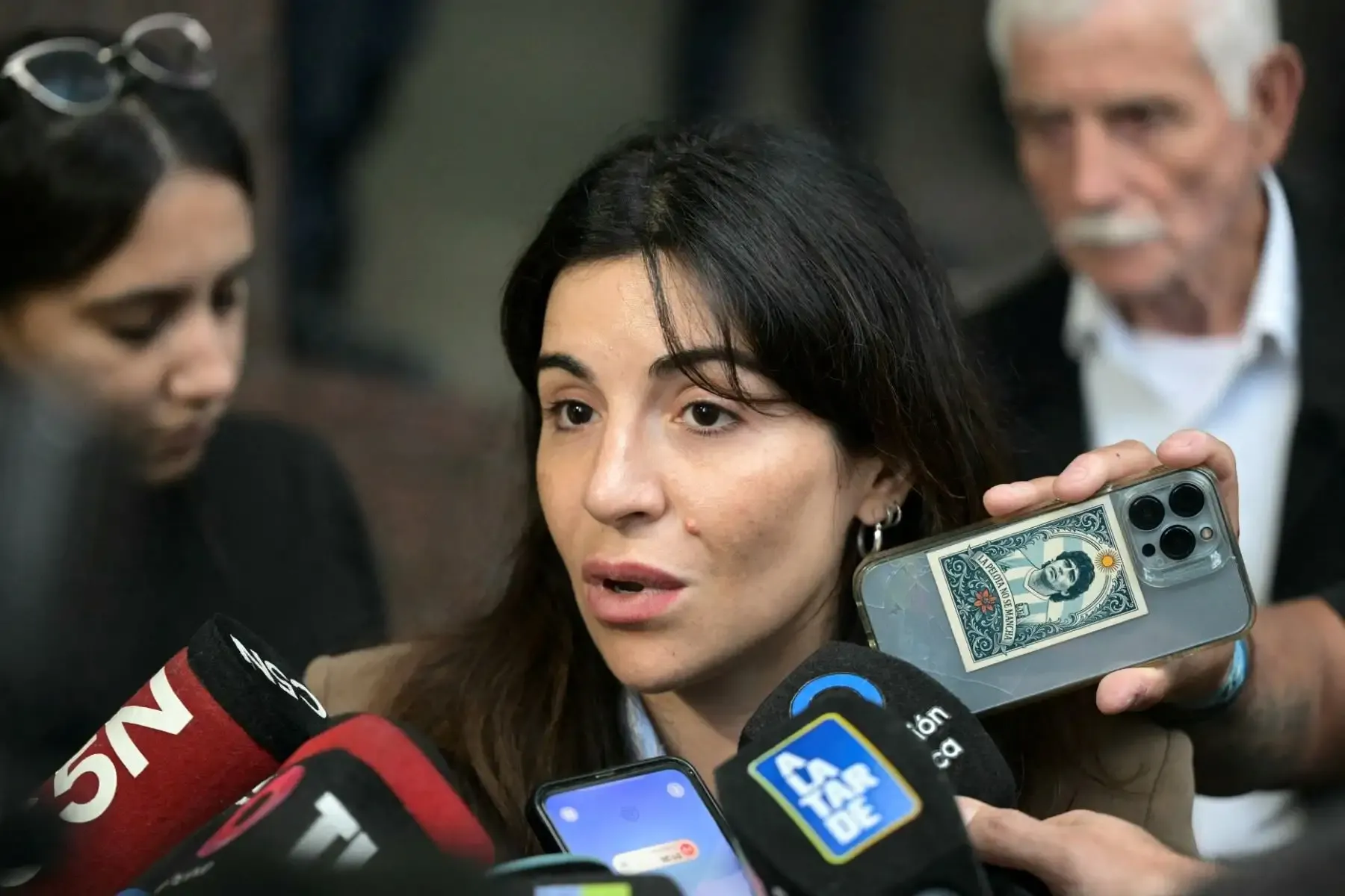 Hija de Diego Maradona dice que "había un plan" para controlar a su padre