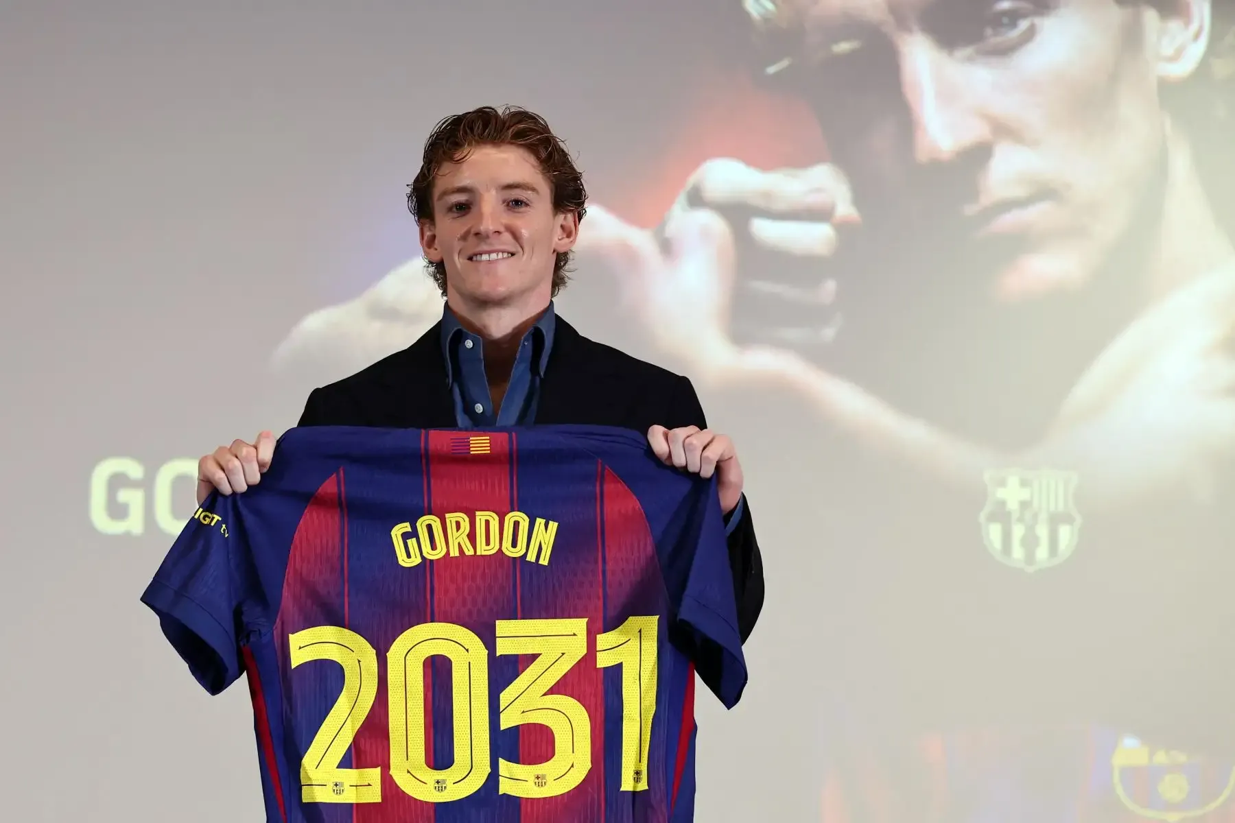 El Barcelona oficializa el fichaje del inglés Anthony Gordon por cinco temporadas