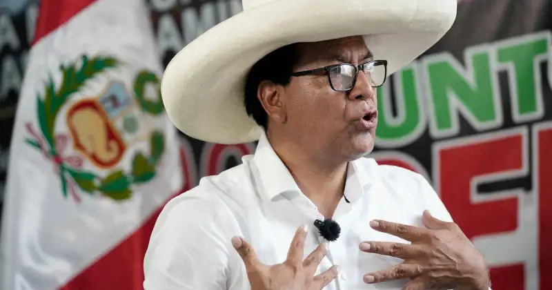 JNE confirma multa de más de S/175 mil contra Juntos por el Perú por aportes prohibidos