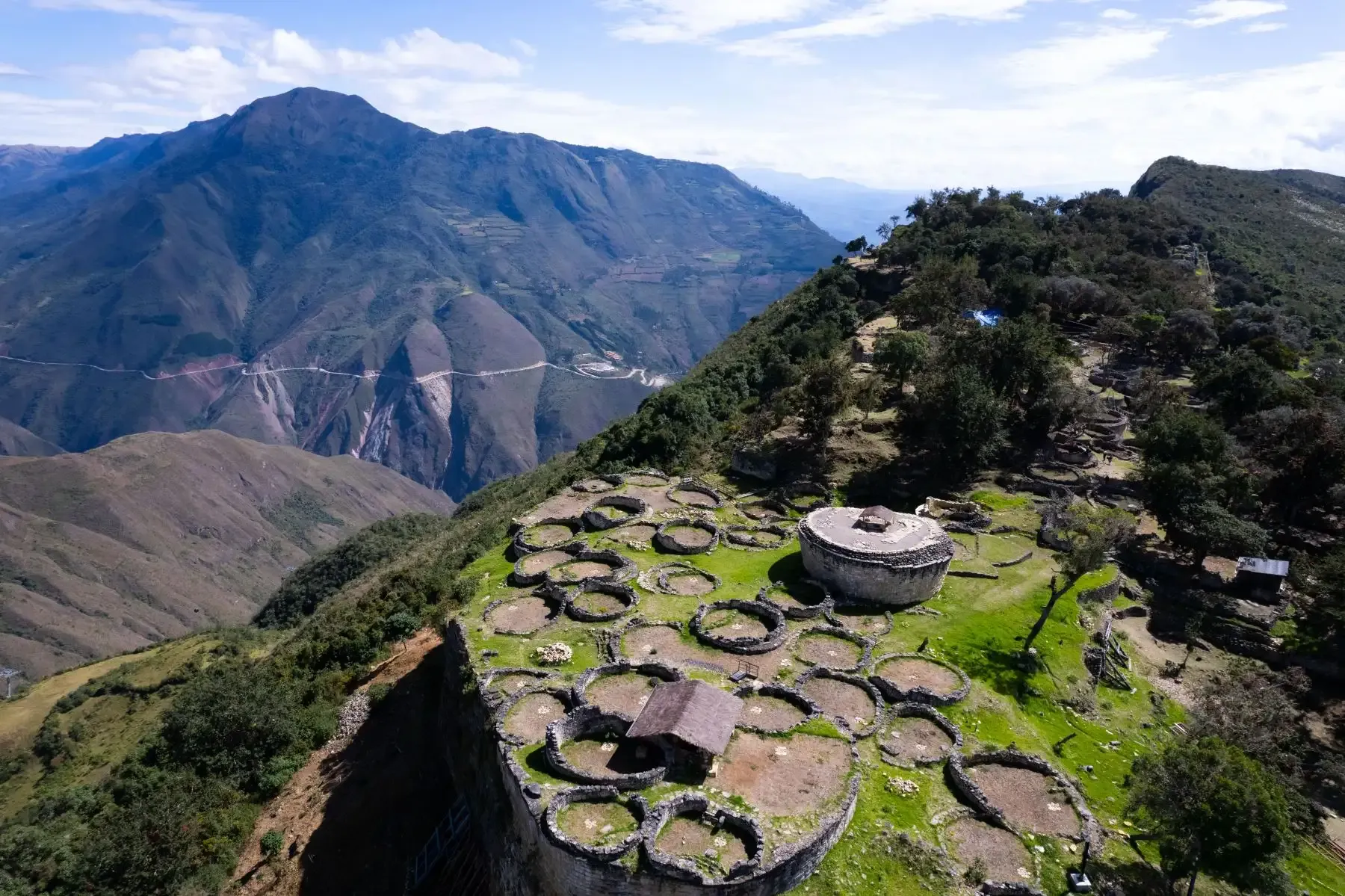Kuélap recupera su histórica puerta de ingreso y espera recibir 75,000 visitantes este año