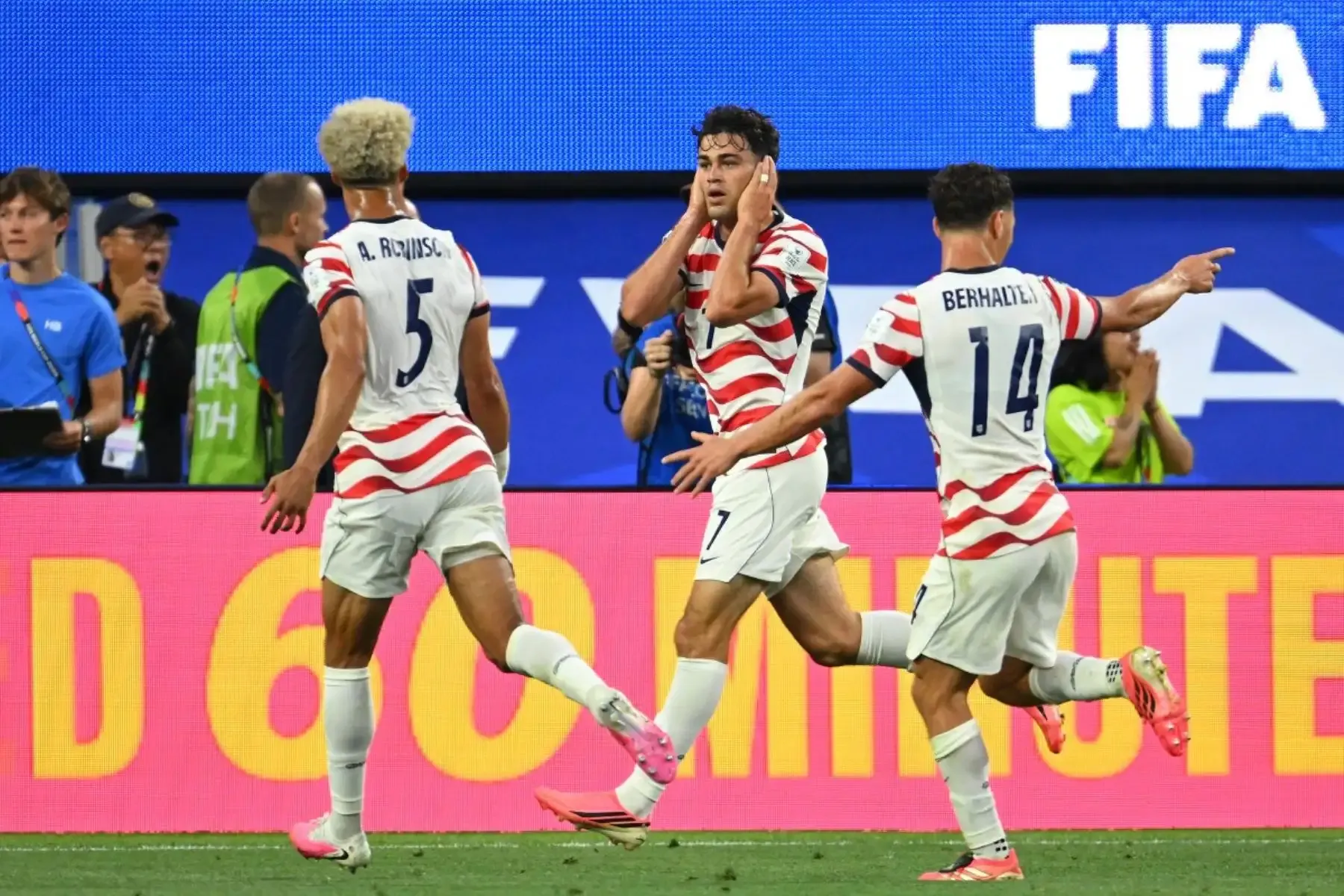 Paraguay fue goleado 4-1 por Estados Unidos, que expuso una exhibición de fútbol