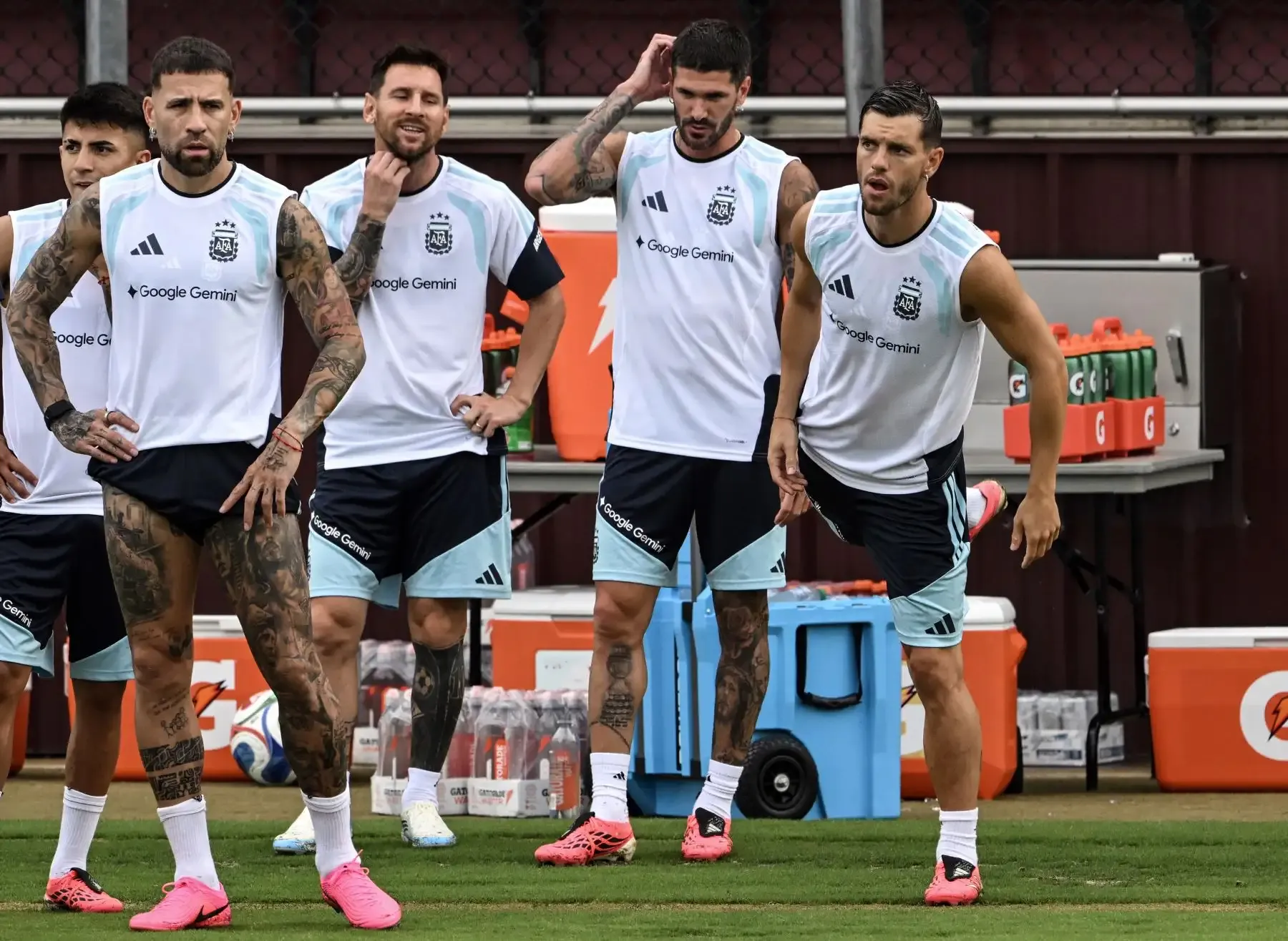 Debemos tener "humildad", dice Otamendi sobre la defensa del título de Argentina