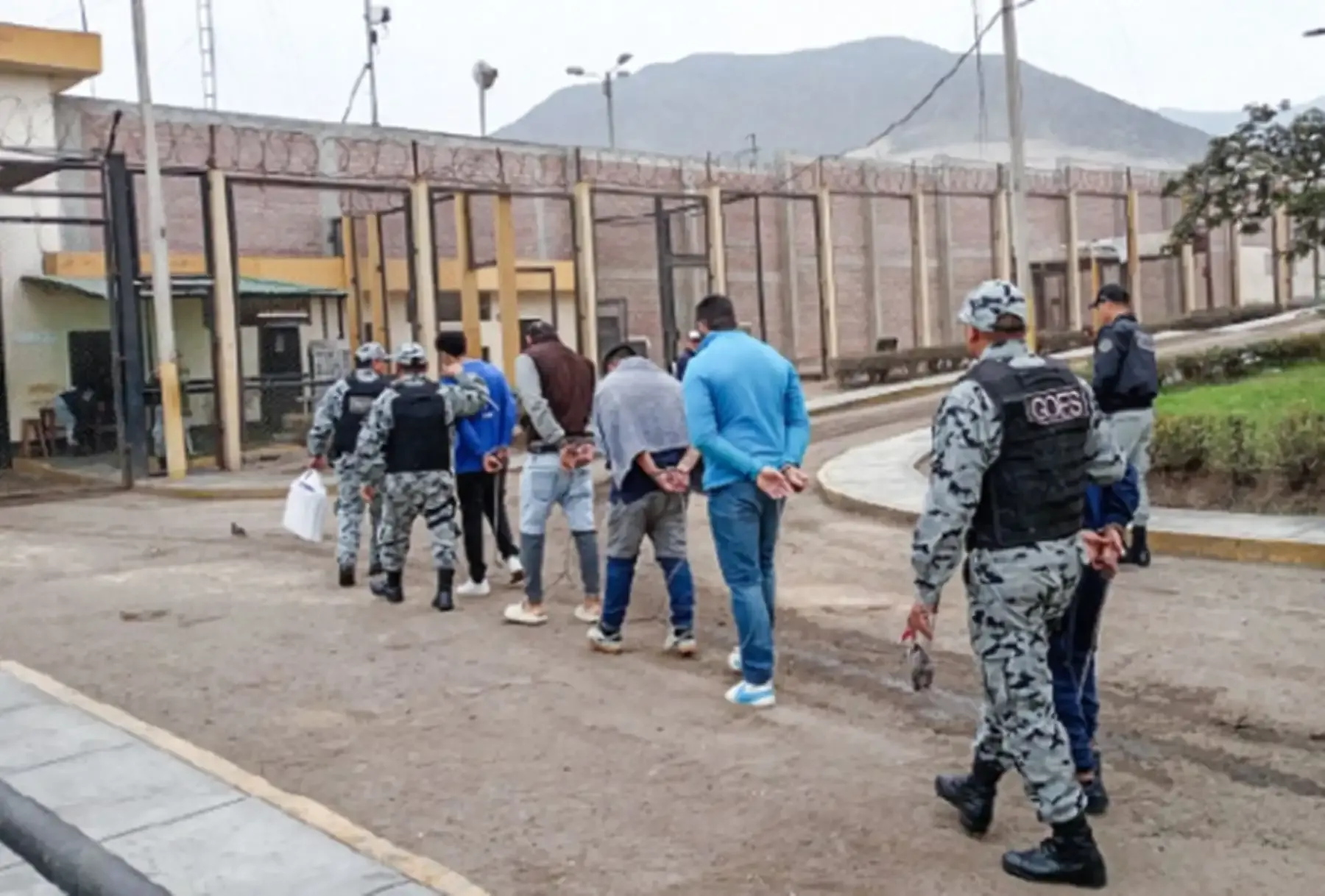 INPE traslada a 24 internos del penal de Huaral a establecimientos de mayor seguridad