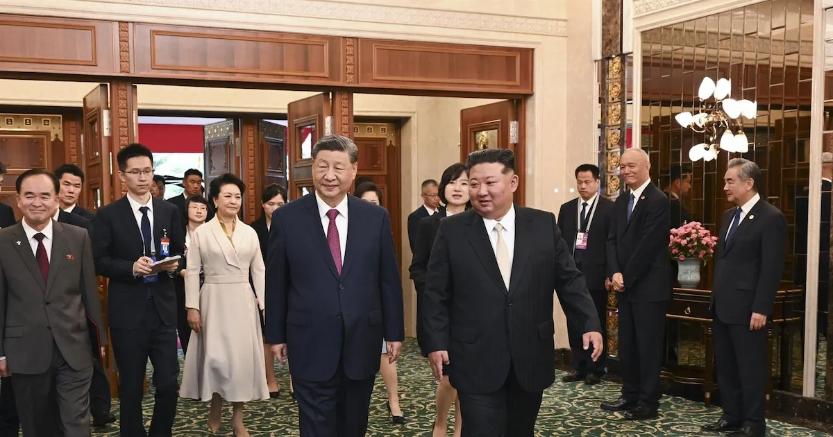 Xi y Kim apuestan por reforzar las relaciones entre China y Corea del Norte durante su cumbre en Pyongyang