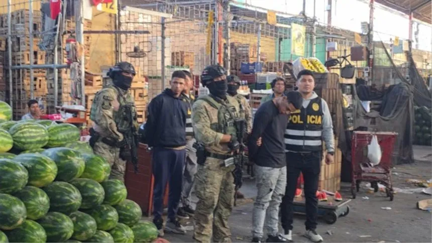 La Victoria: balacera durante operativo policial en Mercado de Frutas deja un fallecido y tres detenidos