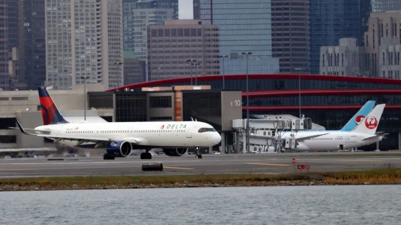 FAA investiga un incidente en el que dos aeronaves estuvieron a punto de colisionar en pistas que se cruzan en Boston
