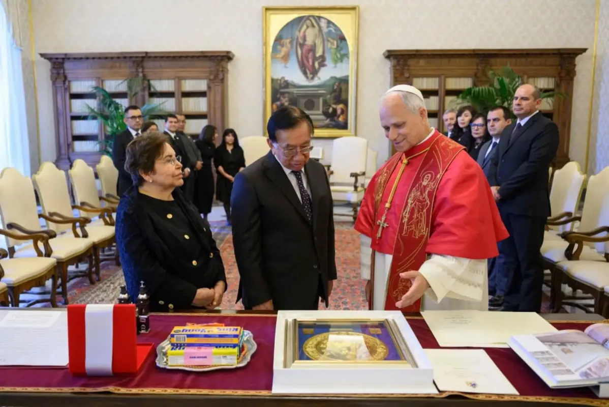 El papa León XIV visitará Perú en noviembre, anunció el presidente Balcázar tras audiencia en el Vaticano