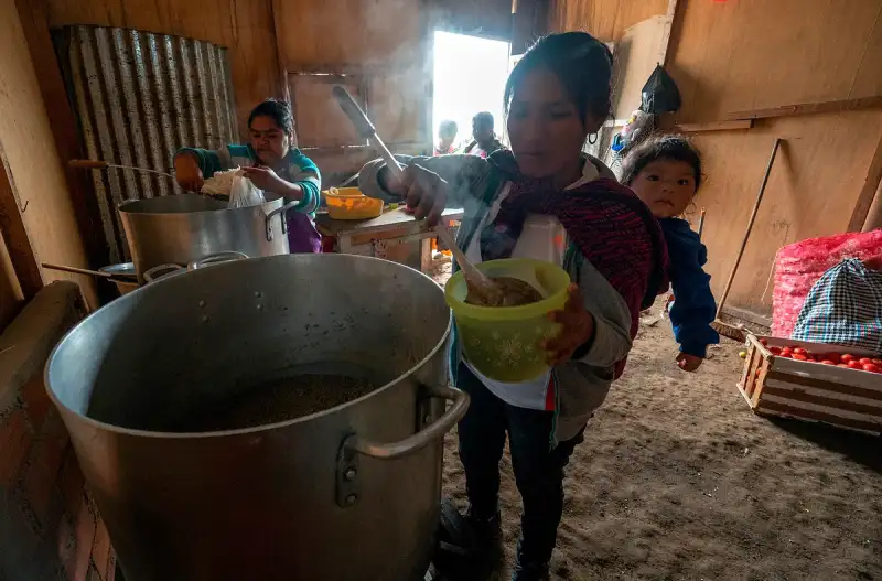 El hambre, fuera de la campaña para las elecciones presidenciales del domingo en Perú