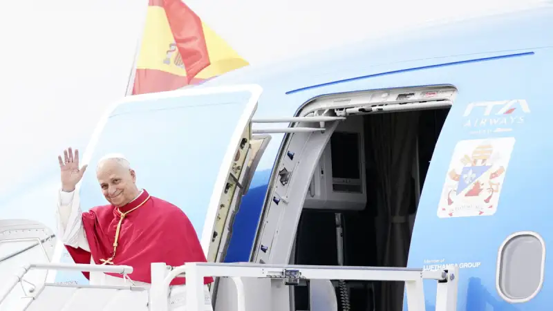 El papa agradece a España su "compromiso activo con la paz" y su "fidelidad al derecho internacional"