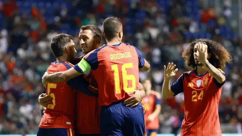 España golea a Perú y confirma su candidatura a ganar el Mundial