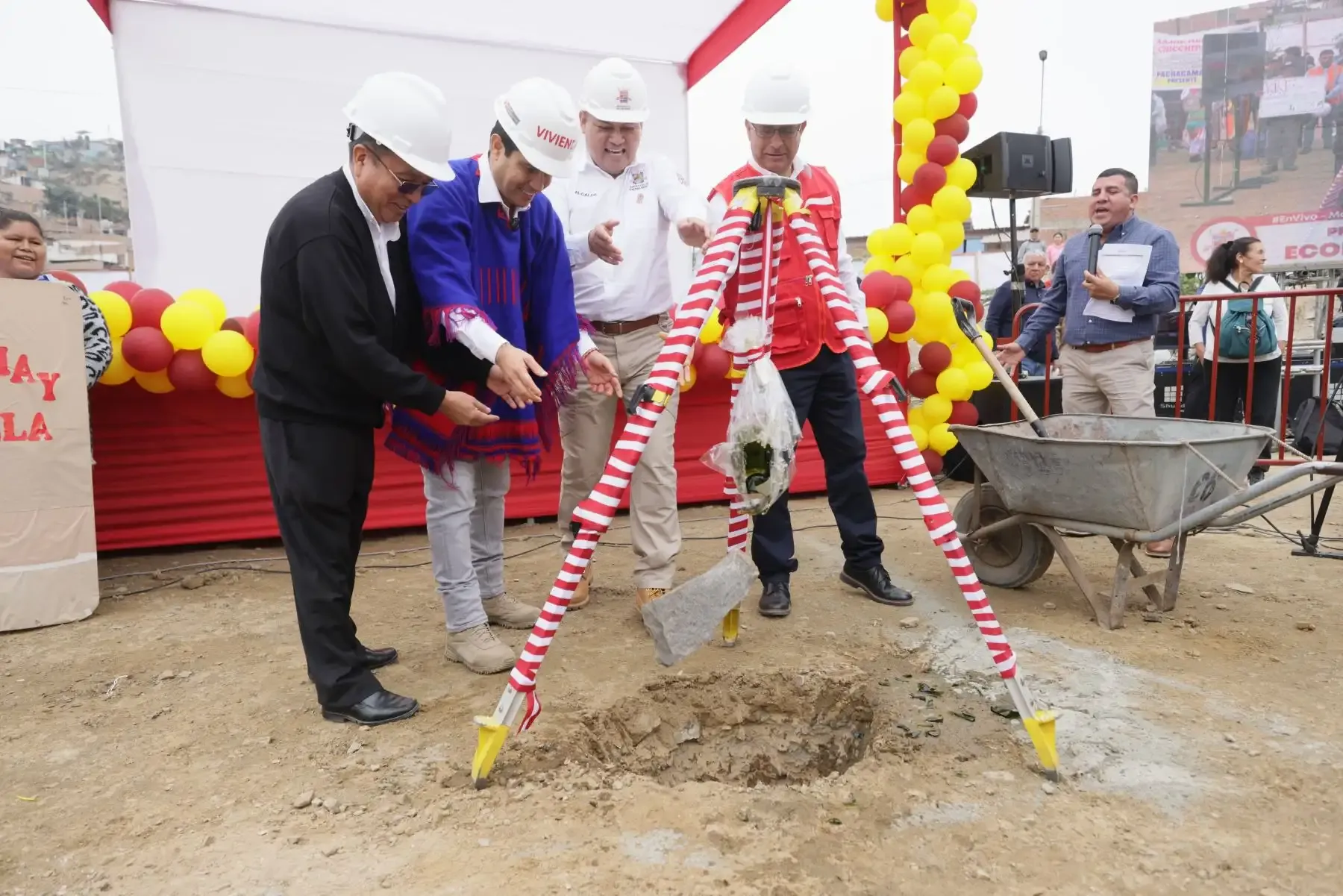 Ministerio de Vivienda pone la primera piedra para nuevo Eco-parque en Pachacámac