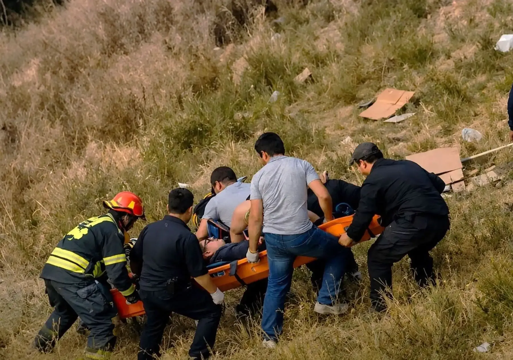 Tragedia en Cajamarca: aumenta a 14 las personas fallecidas por caida de combi a un abismo