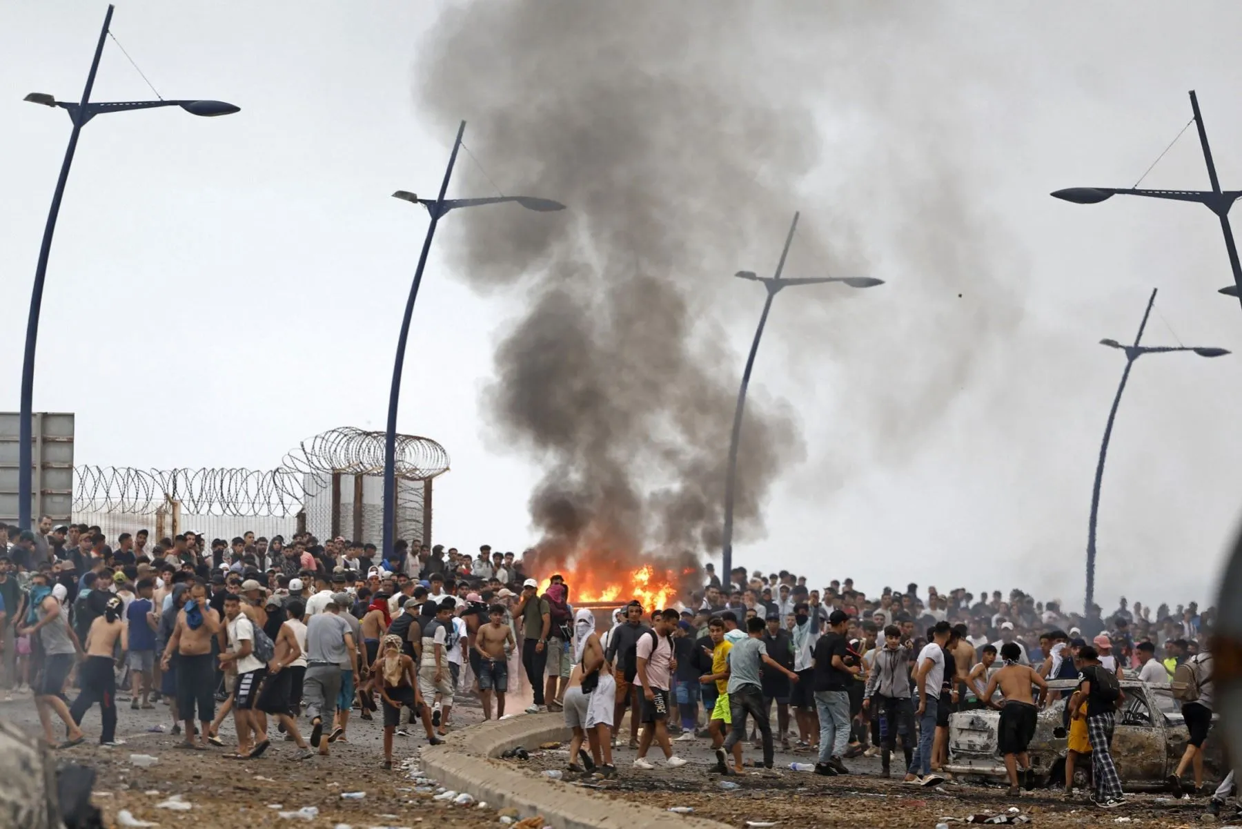Sube a 34 los muertos por intentar entrar desde Marruecos a enclave español de Ceuta