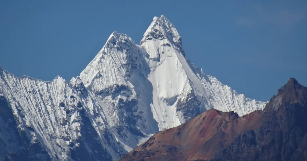 Huánuco: Tres alpinistas españoles heridos tras accidente en el nevado Jirishanca