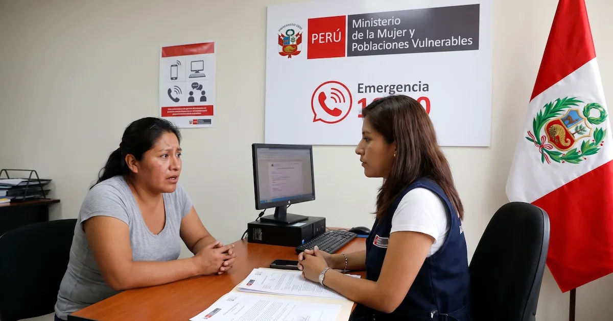 Una llamada al 107 ahora activa también los protocolos del Ministerio de la Mujer para víctimas de violencia en Perú