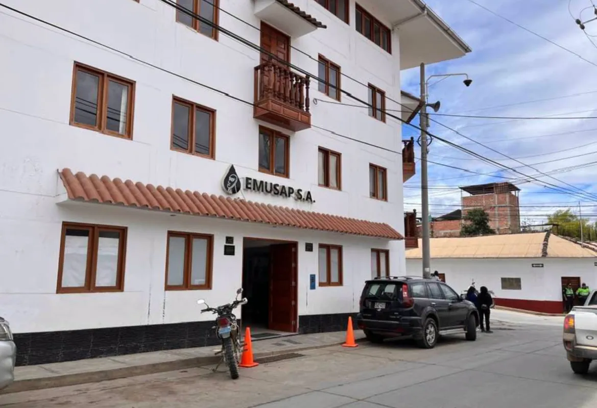 Vecinos de Chachapoyas denuncian cobros elevados de EMUSAP pese a cortes prolongados de agua potable