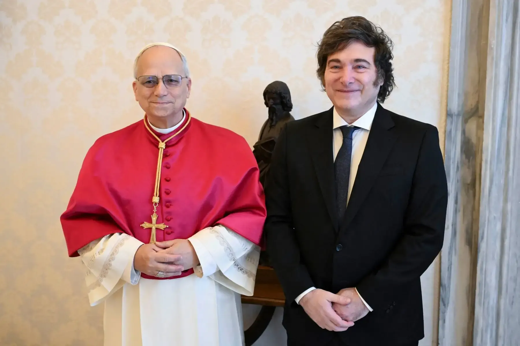 Milei califica de "histórica" la visita del papa León XIV a Argentina