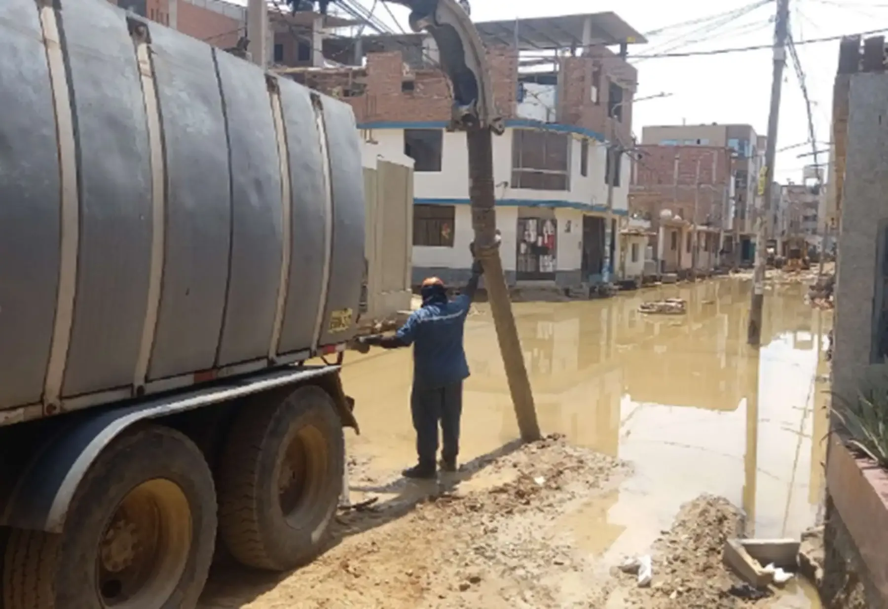 Más de 500 mil conexiones de agua y saneamiento en riesgo frente a efectos de El Niño