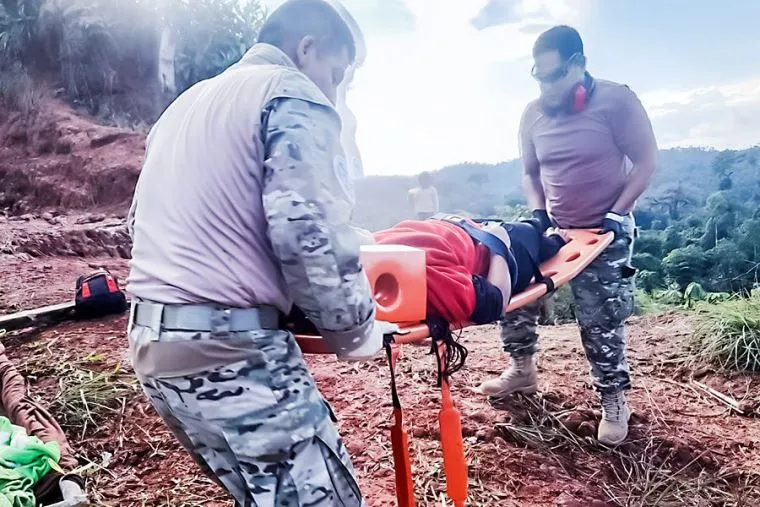 Helicóptero de la FAP evacuó a madre de comunidad nativa que sufrió grave hemorragia posparto
