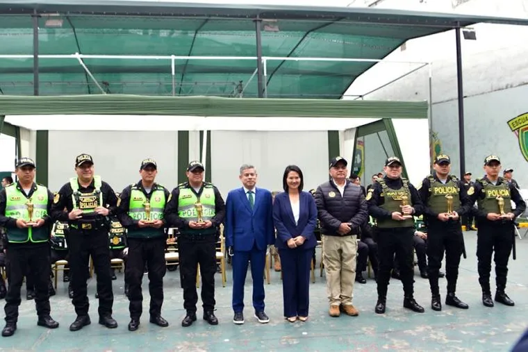 Gobierno reconoce a siete policías por acción distinguida en la lucha contra la inseguridad