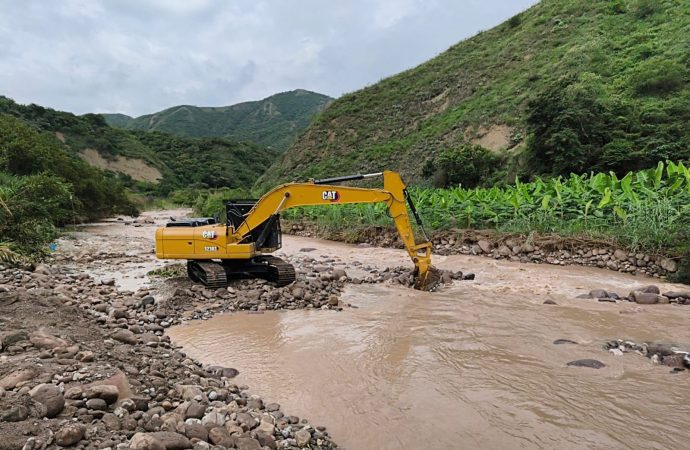 MIDAGRI ejecuta obras de protección y descolmatación para salvaguardar cultivos y familias agrícolas en Amazonas y Cajamarca