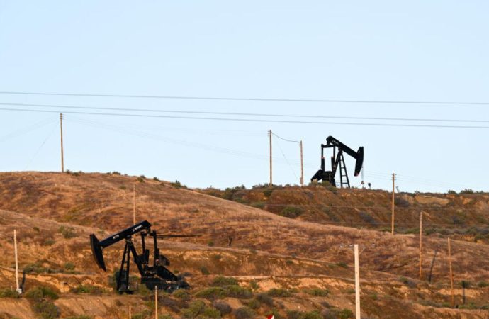 Estados Unidos liberará 172 millones de barriles de petróleo para frenar la subida del crudo por la guerra en Oriente Medio