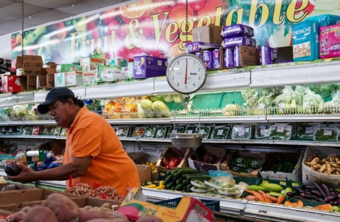 Tras el dato de inflación, la guerra en Medio Oriente golpea la economía de Estados Unidos: subida de precios, crisis energética y aumento del desempleo