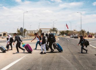 Chile anuncia construcción de barreras físicas en su frontera norte para frenar migración ilegal