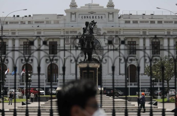 Congreso cita a ministros para informar sobre preparativos del año escolar 2026