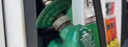 Tensión en Medio Oriente eleva el crudo a 111 dólares y encarece el combustible estadounidense