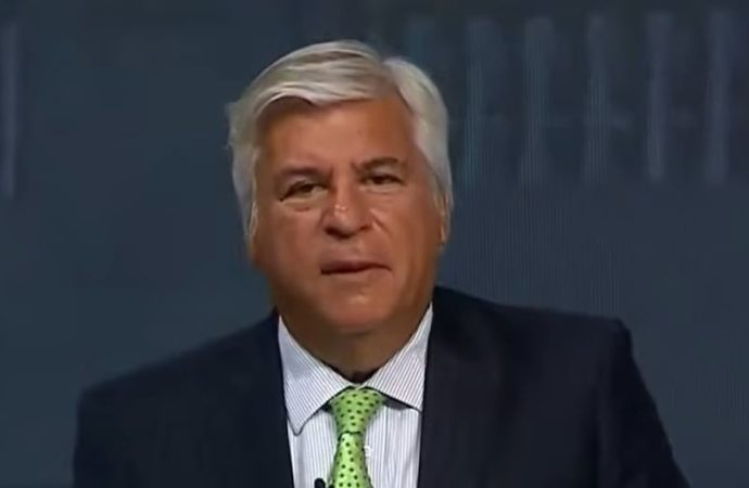 Fernando Olivera propone refundar el Perú y combatir el crimen en debate presidencial 2026